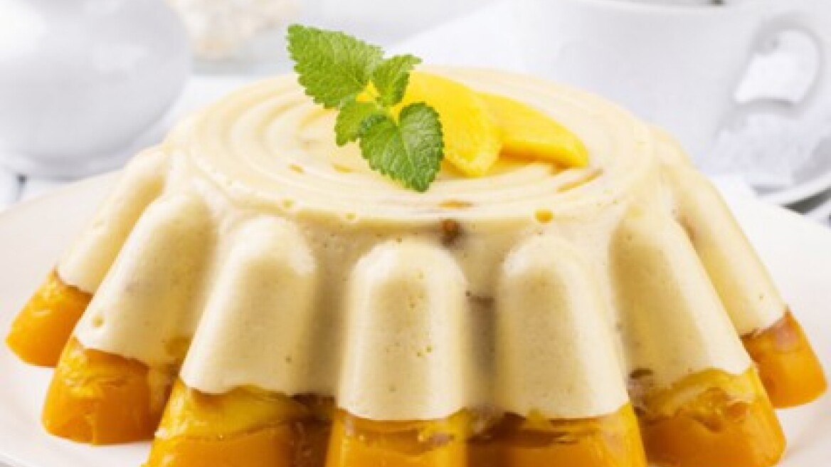 Τούρτα ζελέ ανανά και μάνγκο με κρέμα βανίλια