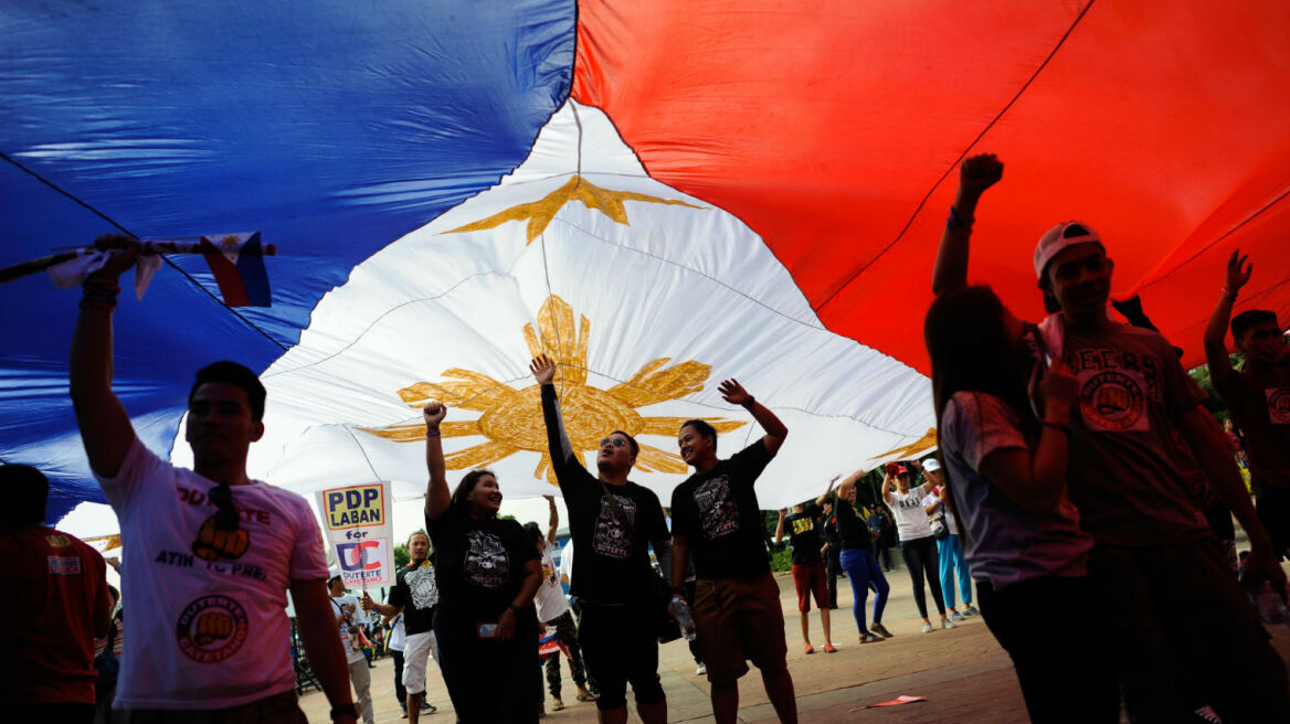 Το Facebook έστειλε σε πόλεμο τις Φιλιππίνες!