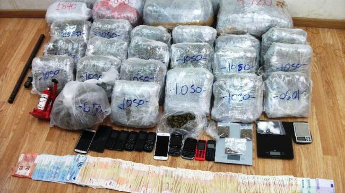 Εξαρθρώθηκε μεγάλη σπείρα ναρκωτικών - 32 συλλήψεις