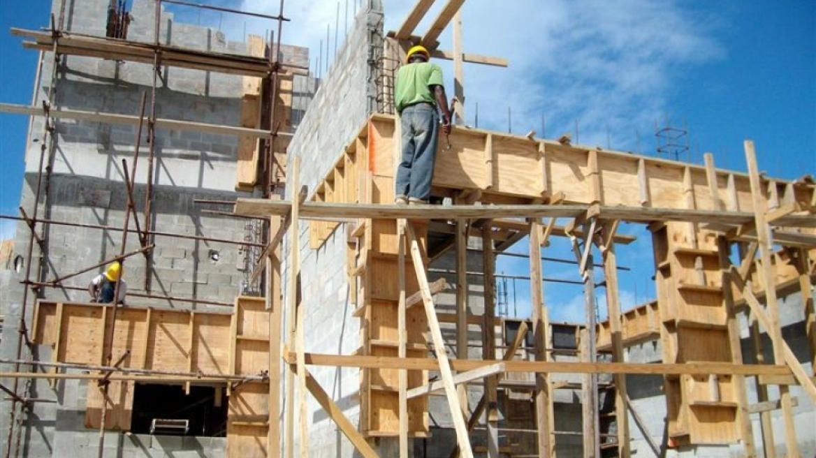 ΕΛΣΤΑΤ: Μείωση 11,5% στις οικοδομικές άδειες τον Μάρτιο