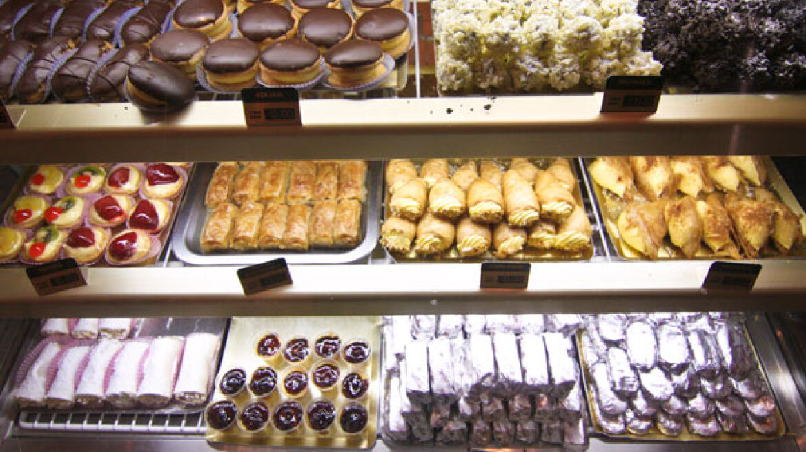 Λάρισα: Άδειασε το ταμείο, πήρε και γλυκό, αλλά... πικράθηκε