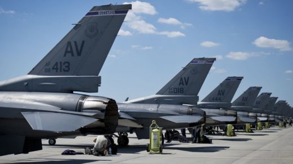 Eπίδειξη δύναμης του ΝΑΤΟ στη Βαλτική