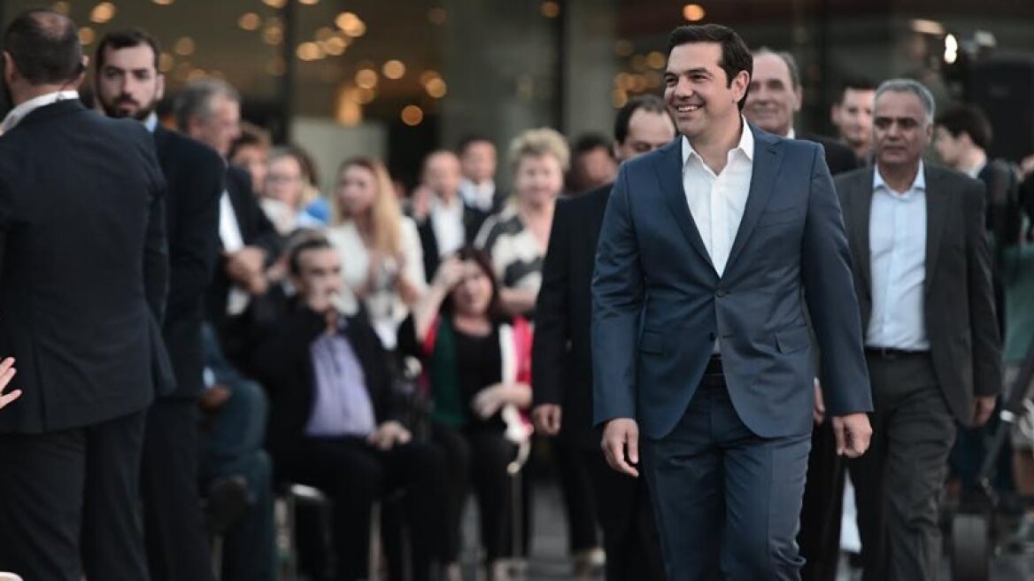Tsipras attempts to set new agenda, speaks of ‘fair growth’