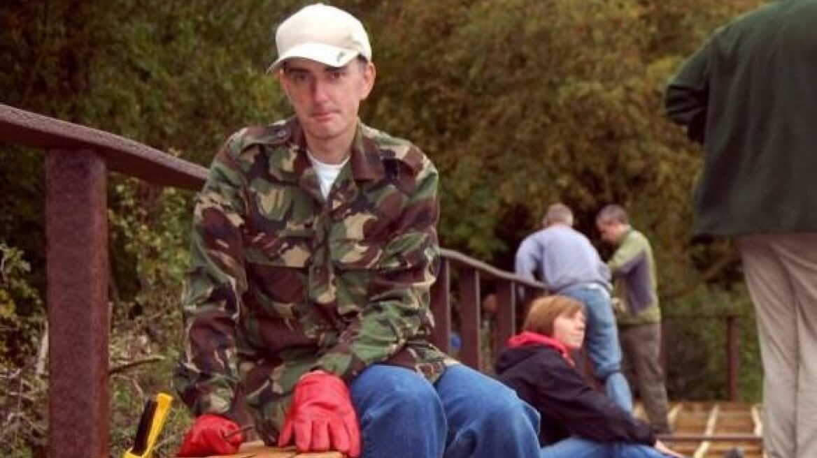 Ο δολοφόνος της Τζο Κοξ είχε προμηθευτεί «οδηγό» για τη χρήση όπλου και βόμβας