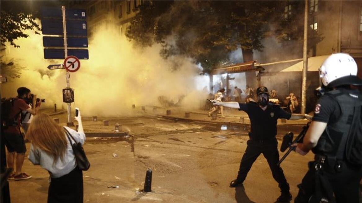 Κωνσταντινούπολη: Κανόνια νερού και πλαστικές σφαίρες κατά των θαυμαστών των Radiohead!