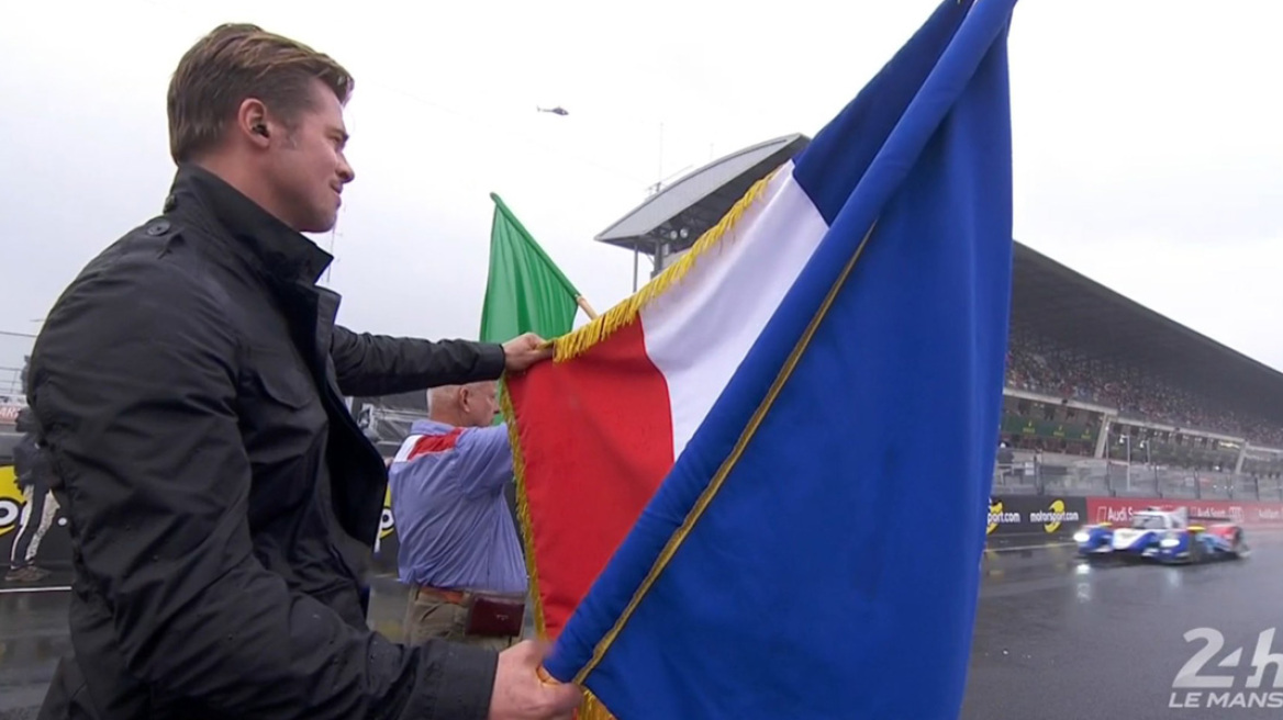 Γιατί ο Brad Pitt κρατάει τη Γαλλική σημαία; (video)