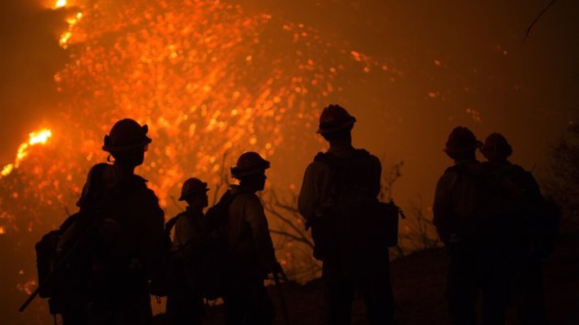 Καίγεται η Καλιφόρνια - Εκκενώθηκαν σπίτια