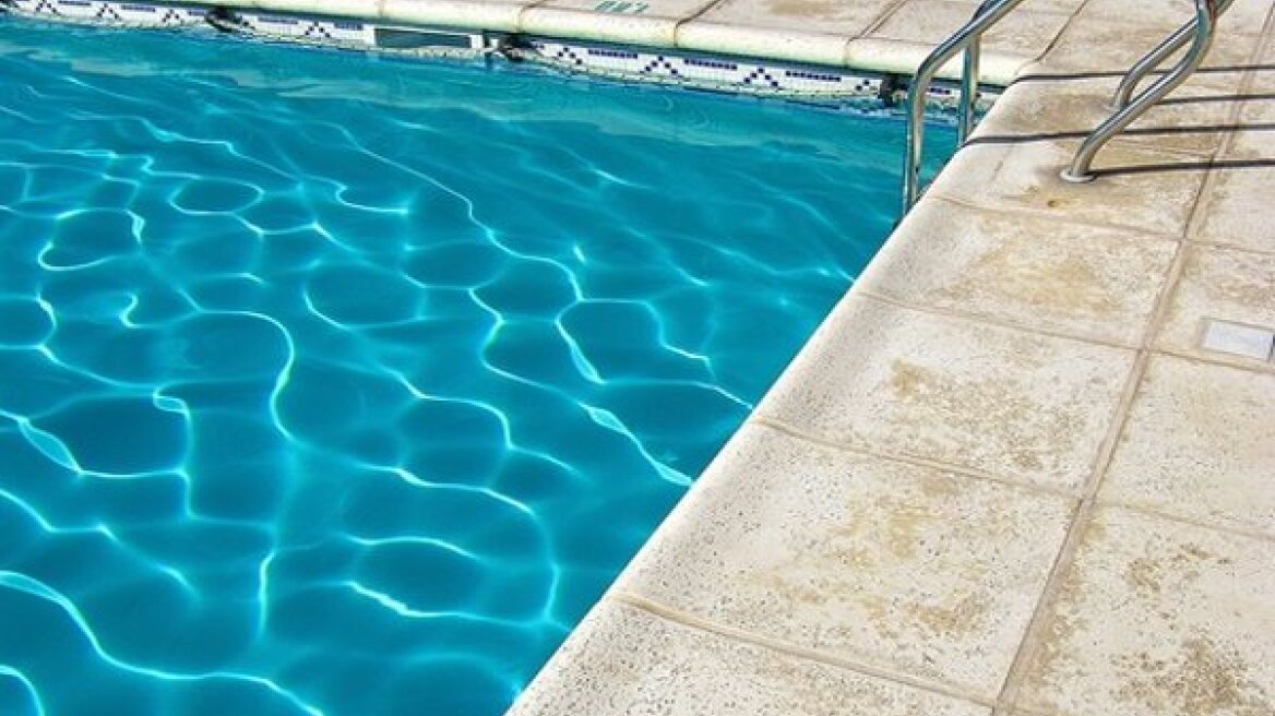 Νεκρός ένας άνδρας σε πισίνα στο Αγρίνιο 