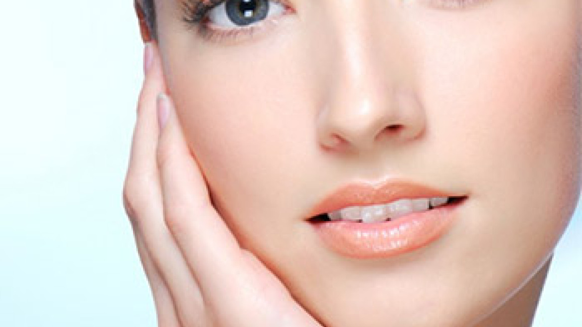 Δείτε τι να τρώτε και τι όχι για να δείχνετε νεότεροι