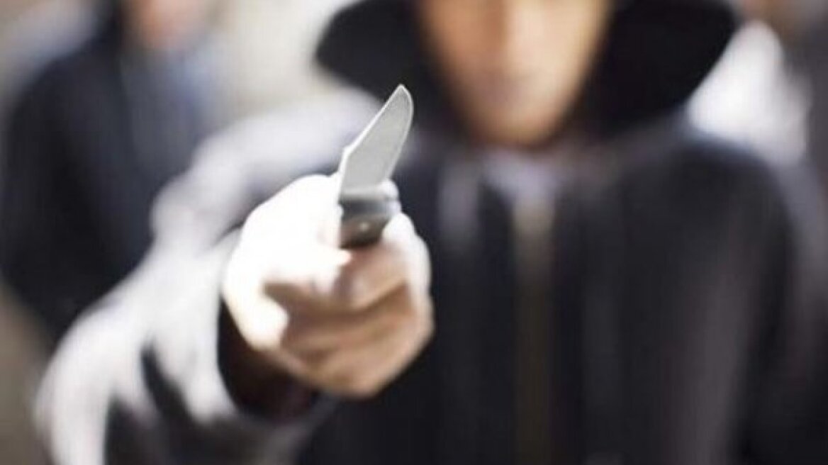 Σέρρες: Τον λήστεψαν στην είσοδο της πολυκατοικίας του 