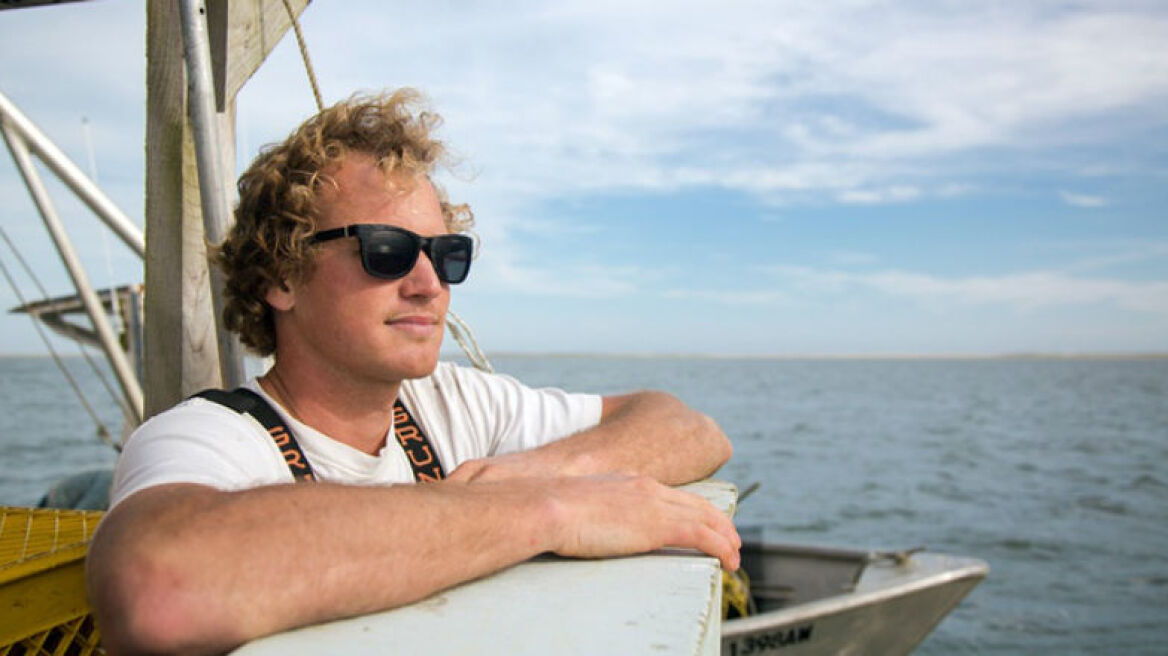 Καθάρισε τη θάλασσα φορώντας τα... γυαλιά σου