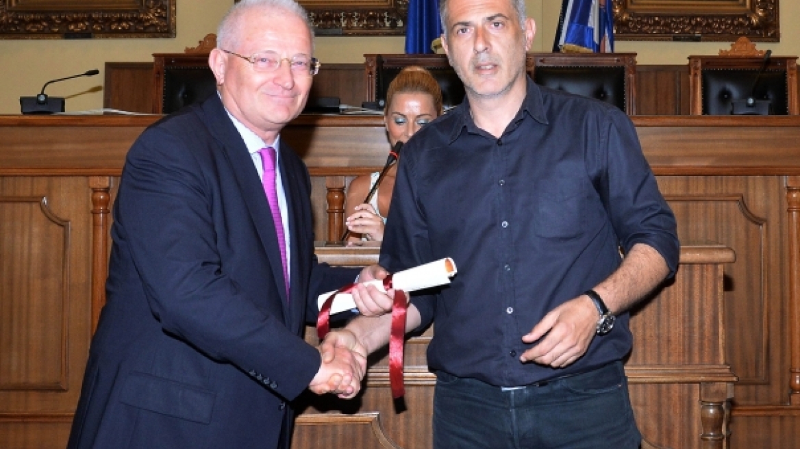 Βράβευση Μαρινάκη για την προσφορά στους πρόσφυγες