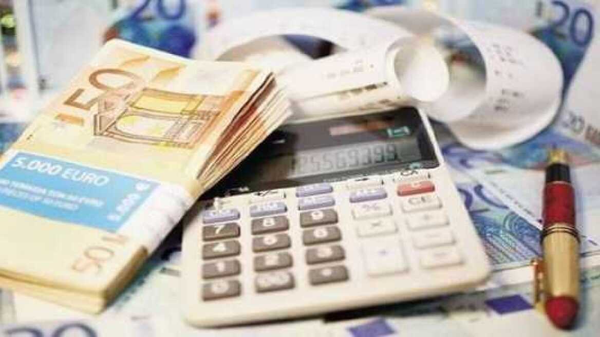 Χρωστούσε 1.200 ευρώ για ΦΠΑ, της πήραν 4.800 και δεν της επιστρέφουν τη διαφορά!