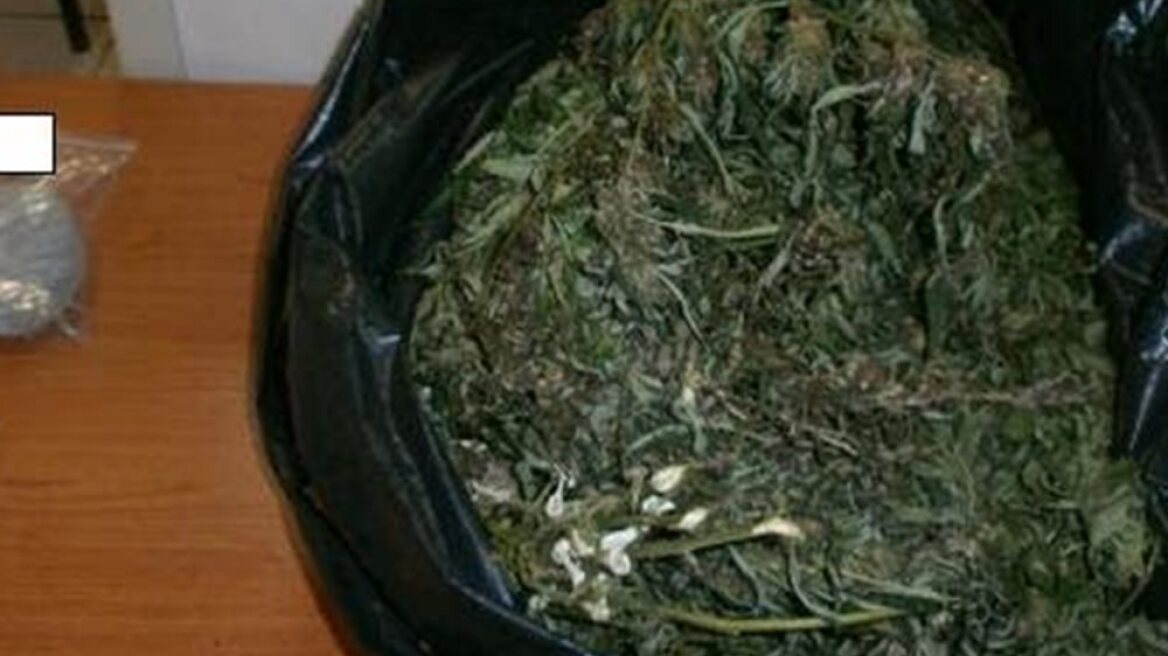 Αλβανοί θα έσπρωχναν πέντε κιλά χασίς στην Πάτρα