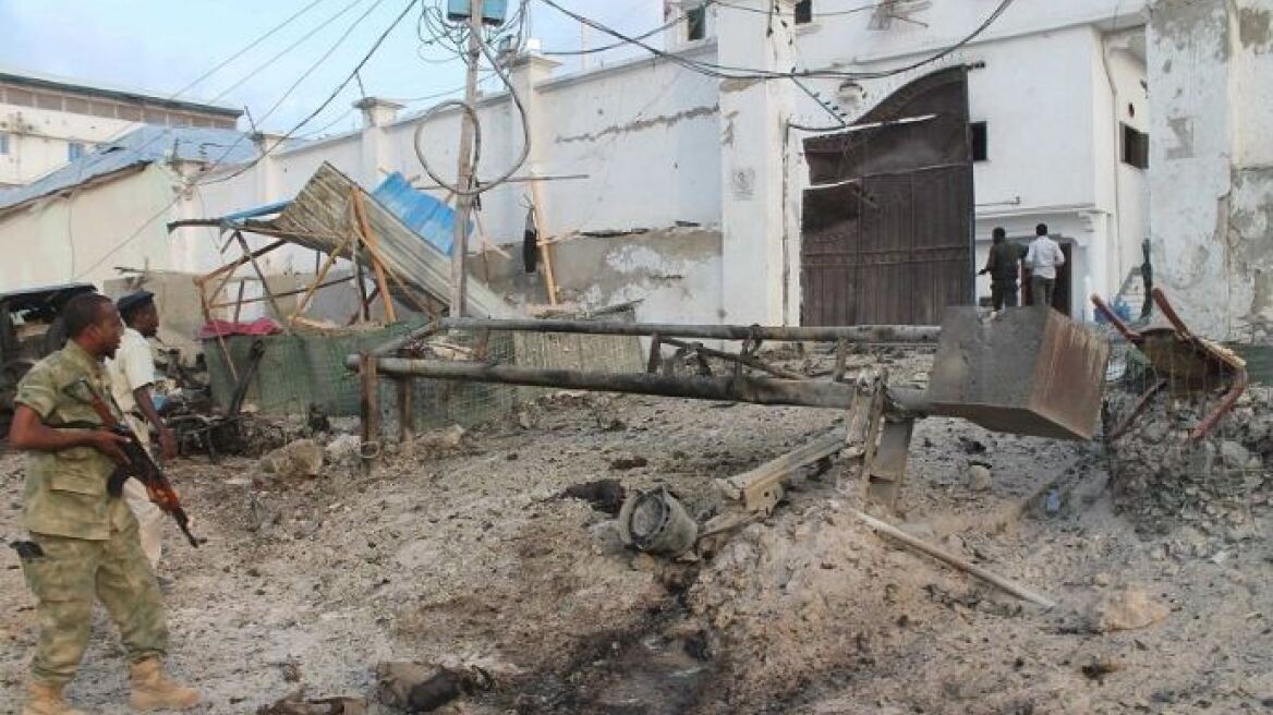 Βίντεο: Επίθεση τζιχαντιστών σε ξενοδοχείο στη Σομαλία - Πάνω από 15 νεκροί