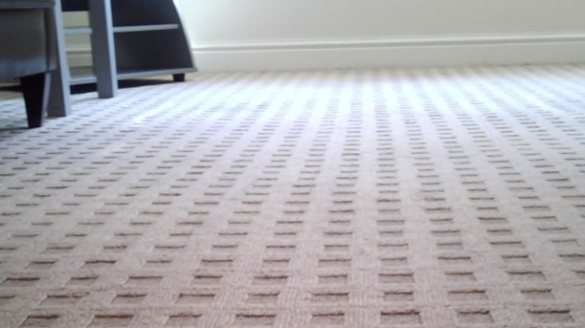 Παρήγγειλε φθηνό χαλί και δείτε τι πήρε