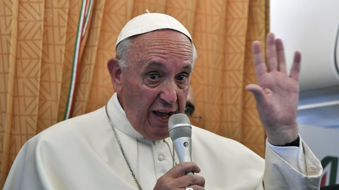 Pope Francis: Church should apologise to gays