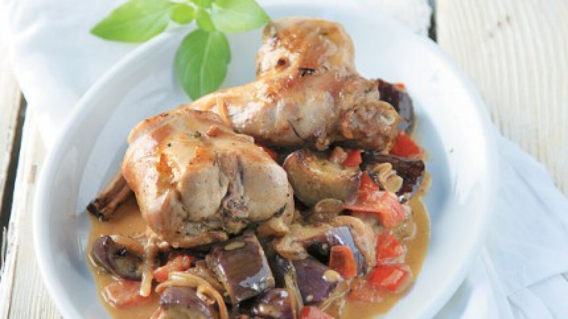 Κουνέλι με τσακώνικες μελιτζάνες και κύμινο