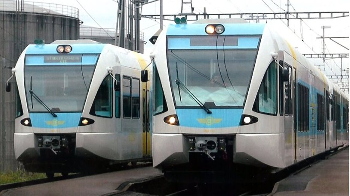 Train and suburban railway stoppages continue