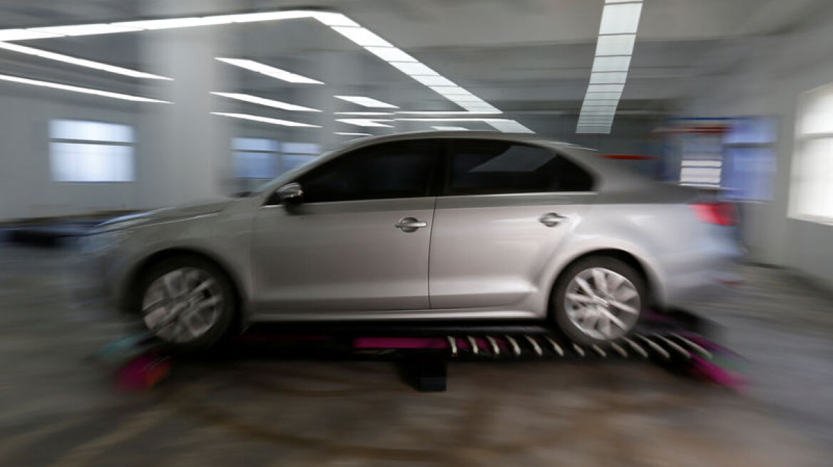 Geta, το ρομπότ-παρκαδόρος που θέλει μόνο δύο λεπτά για το πιο δύσκολο παρκάρισμα (βίντεο)