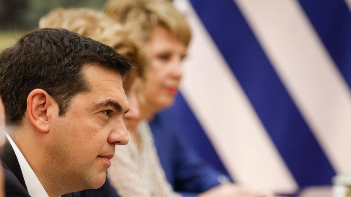 Σουρεαλιστικός ο εορτασμός του «όχι» στο δημοψήφισμα από την κυβέρνηση 