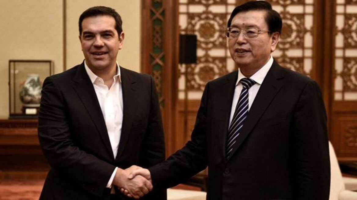 Ρίχνει άλλα 500 εκατ. ευρώ η Cosco στον Πειραιά - Ζητά να μειωθούν οι απεργίες 