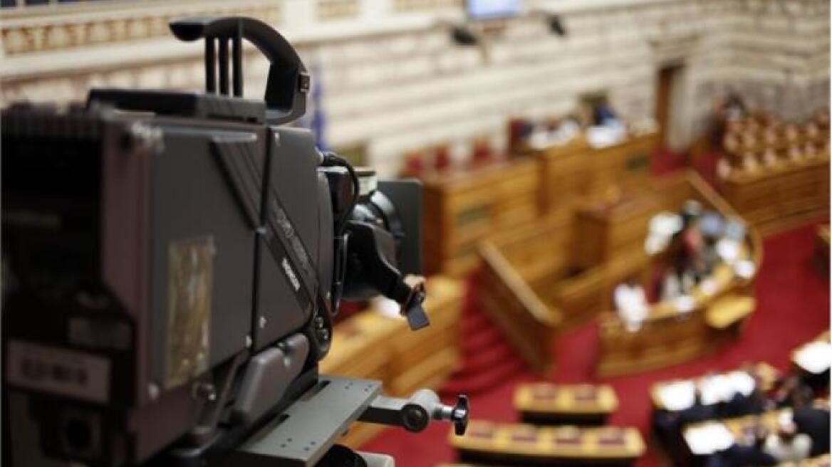 Η ΝΔ «υπενθυμίζει» την επίσκεψη Τσίπρα στο υπ. Άμυνας τρεις μέρες πριν το δημοψήφισμα