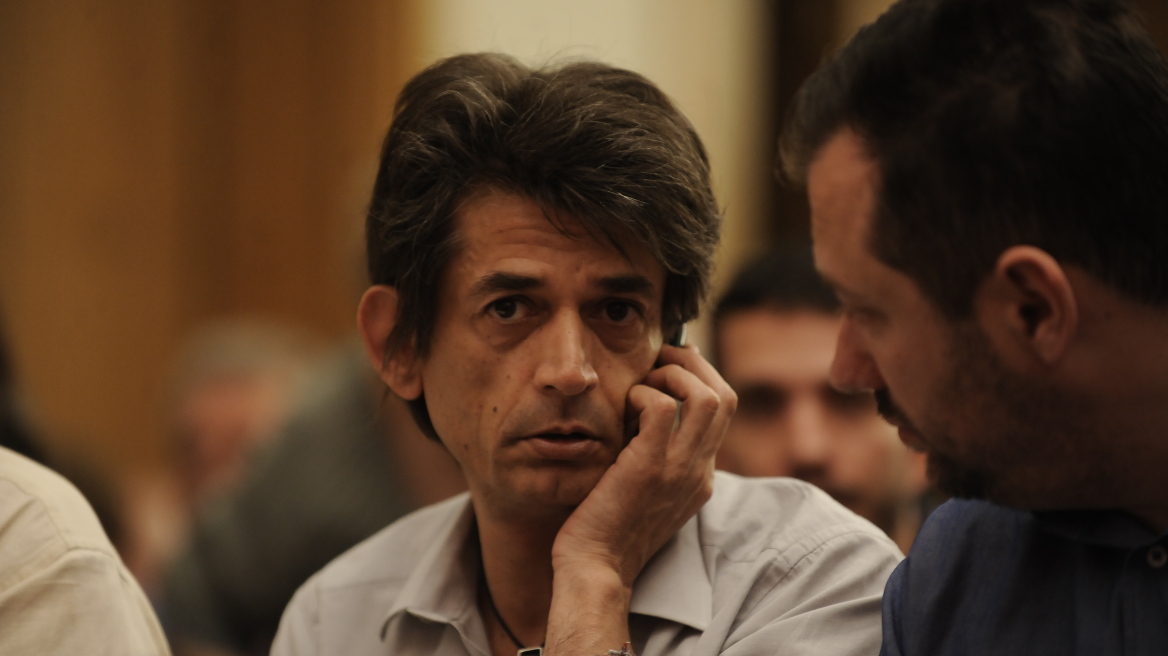 Ο Καρανίκας δίνει συνέντευξη και... επιμένει: «Όσοι συκοφαντούν τον Αλέξη Τσίπρα να φεύγουν από το κόμμα!»