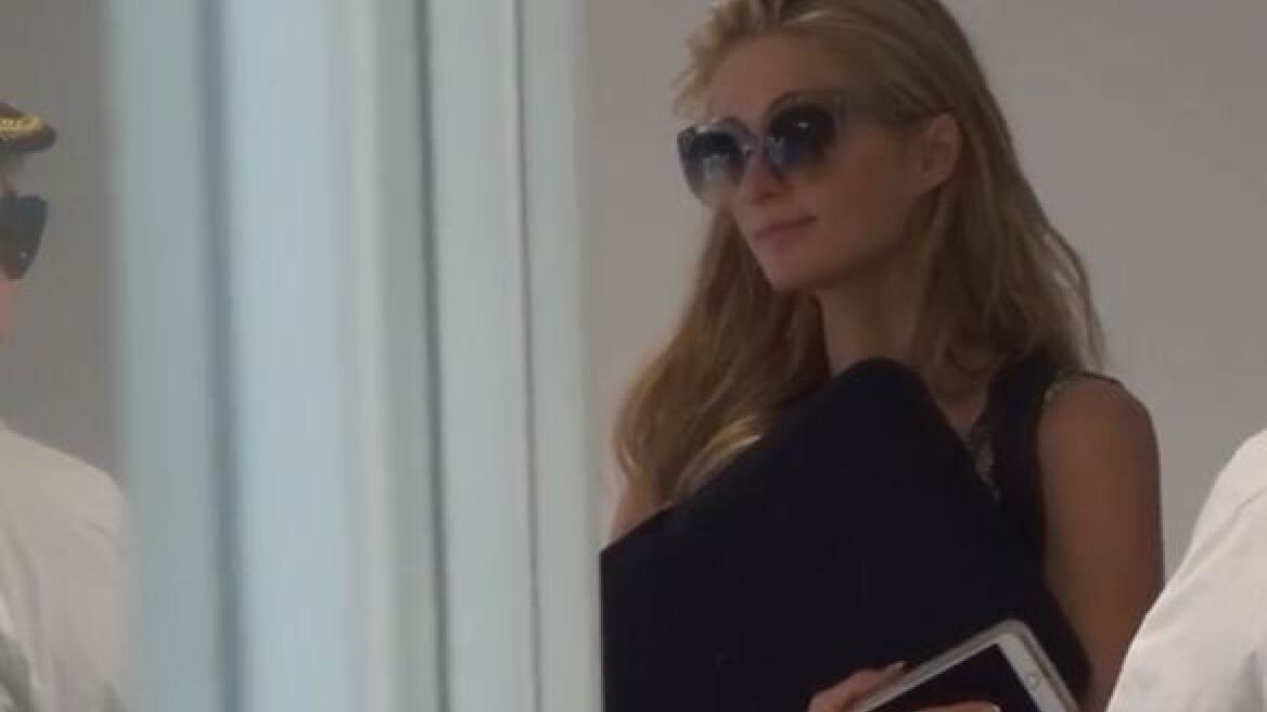 Paris Hilton: Η χρυσή κληρονόμος στην Μύκονο - Δείτε βίντεο