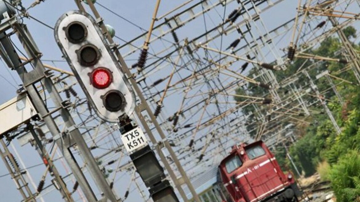 Νέες στάσεις σε τρένα και προαστιακό