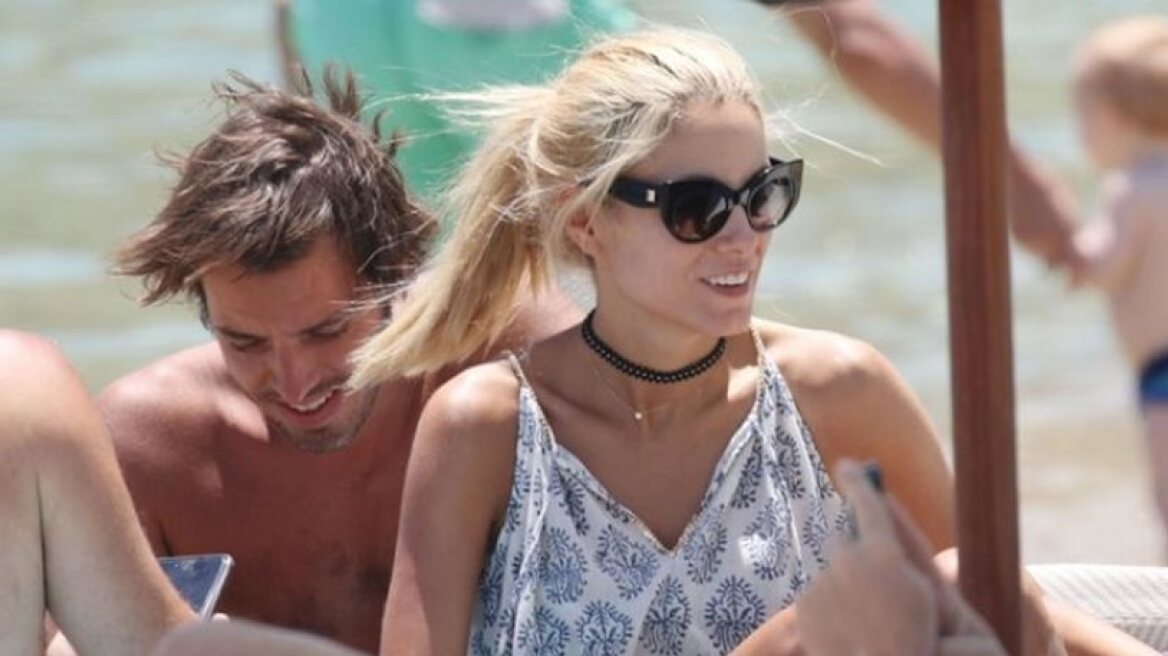 Hot Doukisa Nomikou in Mykonos (photos)