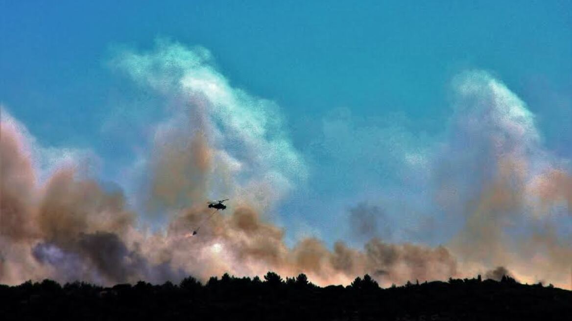 Μάχη με τις φλόγες όλη τη νύχτα σε Σάμο και Άνδρο