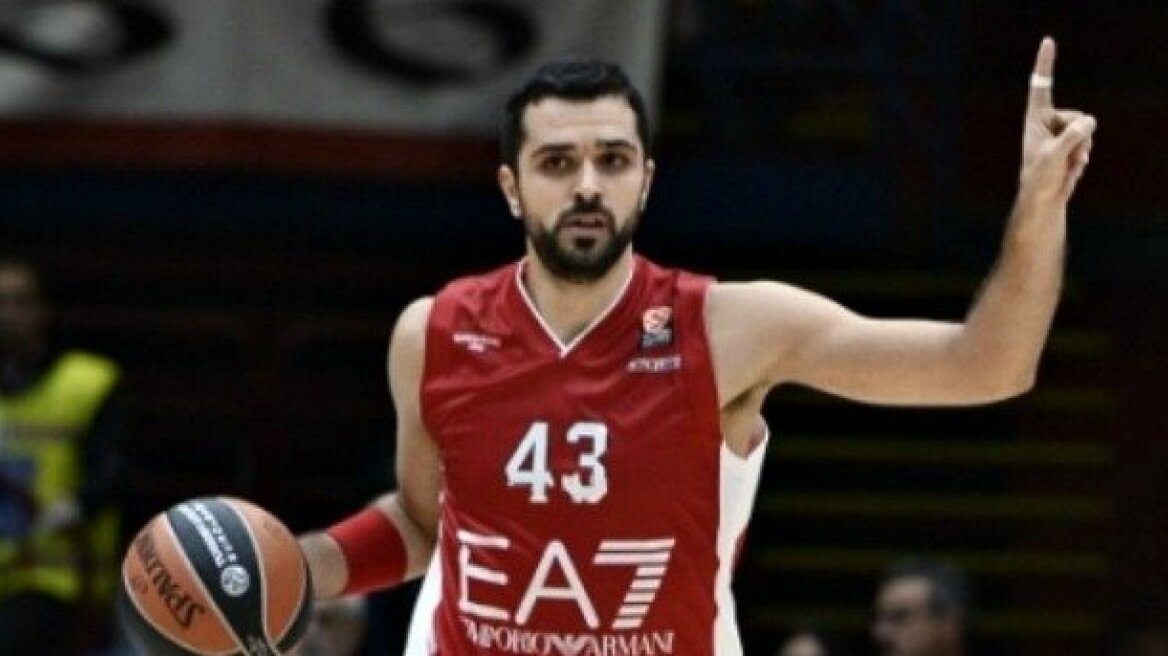 Ανανέωσε Σιμόν η Αρμάνι Μιλάνο