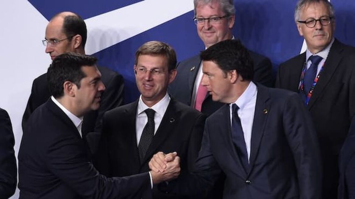 FT: Ο Τσίπρας «έσπασε» το κοινό μέτωπο του ΝΑΤΟ έναντι της Ρωσίας 