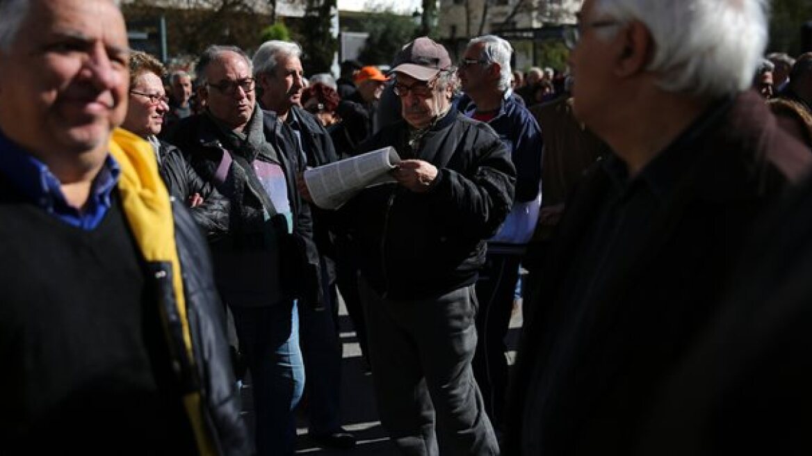 Λάθος (;) υπολογισμός: Έξτρα μειώσεις έως 318 ευρώ το τρίμηνο στα μερίσματα Δημοσίου