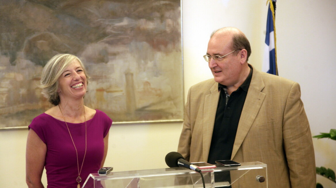 Όταν ο Φίλης συνάντησε την Στεφανία