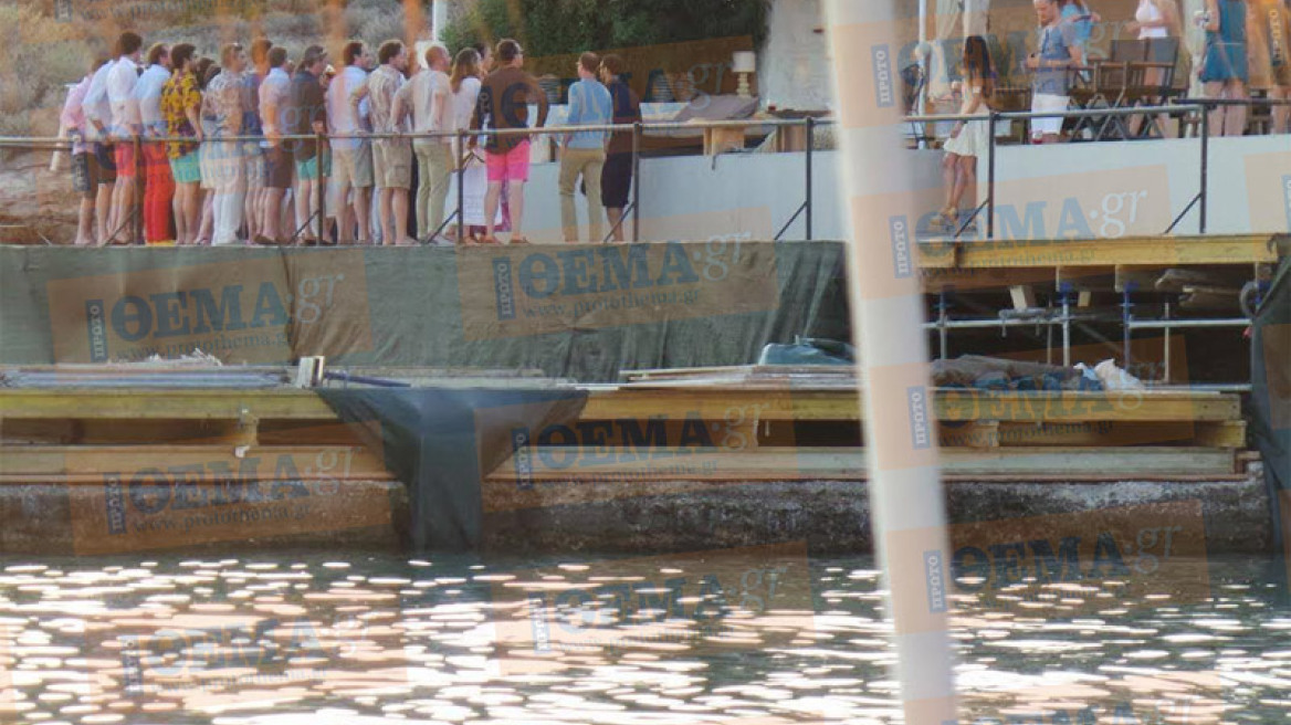 Σύρος: Εξέδρα- έκτρωμα στήθηκε μέσα στη θάλασσα για το γαμήλιο πάρτι Έλληνα μεγαλοεπιχειρηματία