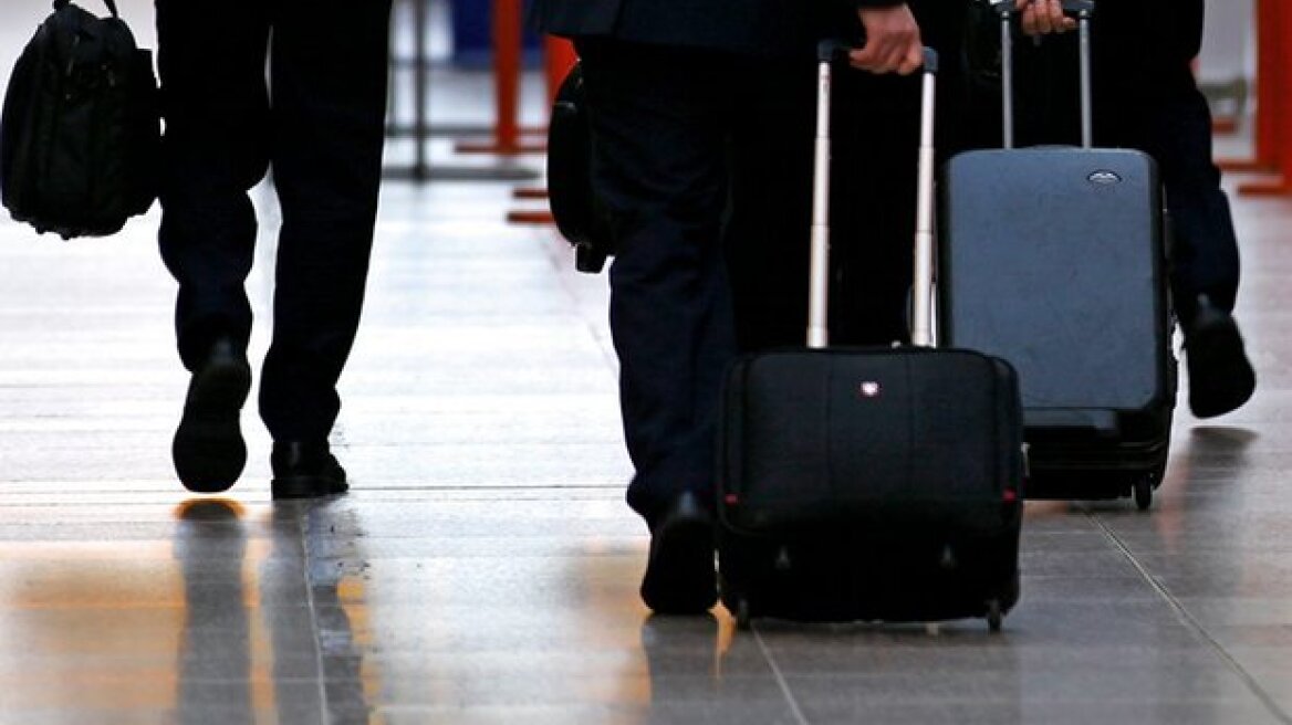 Μεθυσμένοι πιλότοι «καθήλωσαν» στη Γλασκώβη 250 επιβάτες 