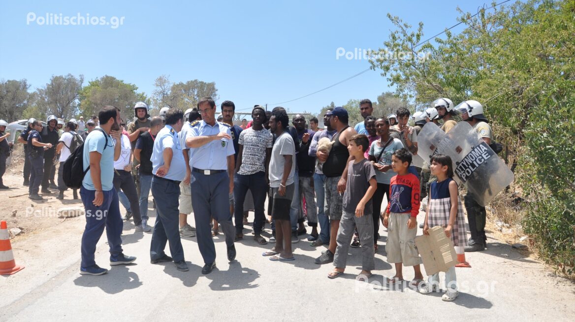Βίντεο: Απέκλεισαν τη ΒΙ.ΑΛ. στη Χίο Αφρικανοί μετανάστες