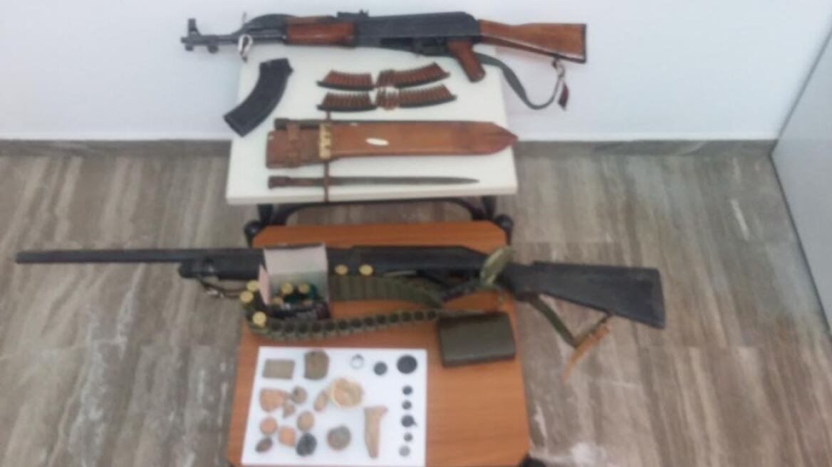 Κρήτη: Καλάσνικοφ και αρχαία στο μαντρί ζωοκλέφτη