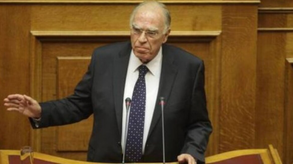 Βίντεο: Συγκίνηση Λεβέντη στη Βουλή και... «δεν θα γίνουμε τσογλάνια»