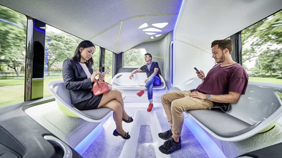 Video: Λεωφορείο χωρίς οδηγό αλλά με wifi έφτιαξε η Mercedes