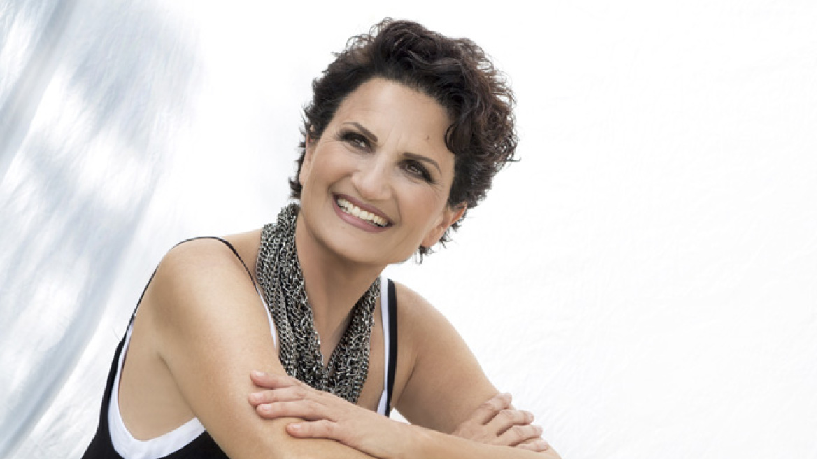 Δείτε την Άλκηστη Πρωτοψάλτη στα 62 της με μαγιό και χωρίς ρετούς