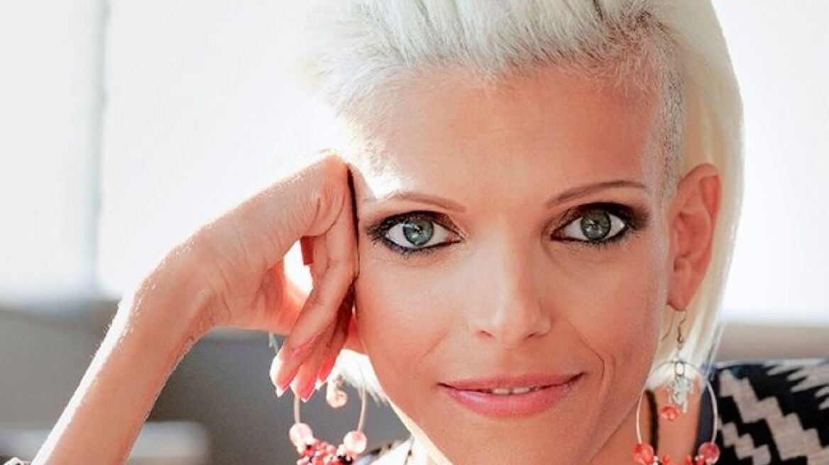 Μεταφέρθηκε σε εντατική η Νανά Καραγιάννη - Έχει πολυοργανική ανεπάρκεια