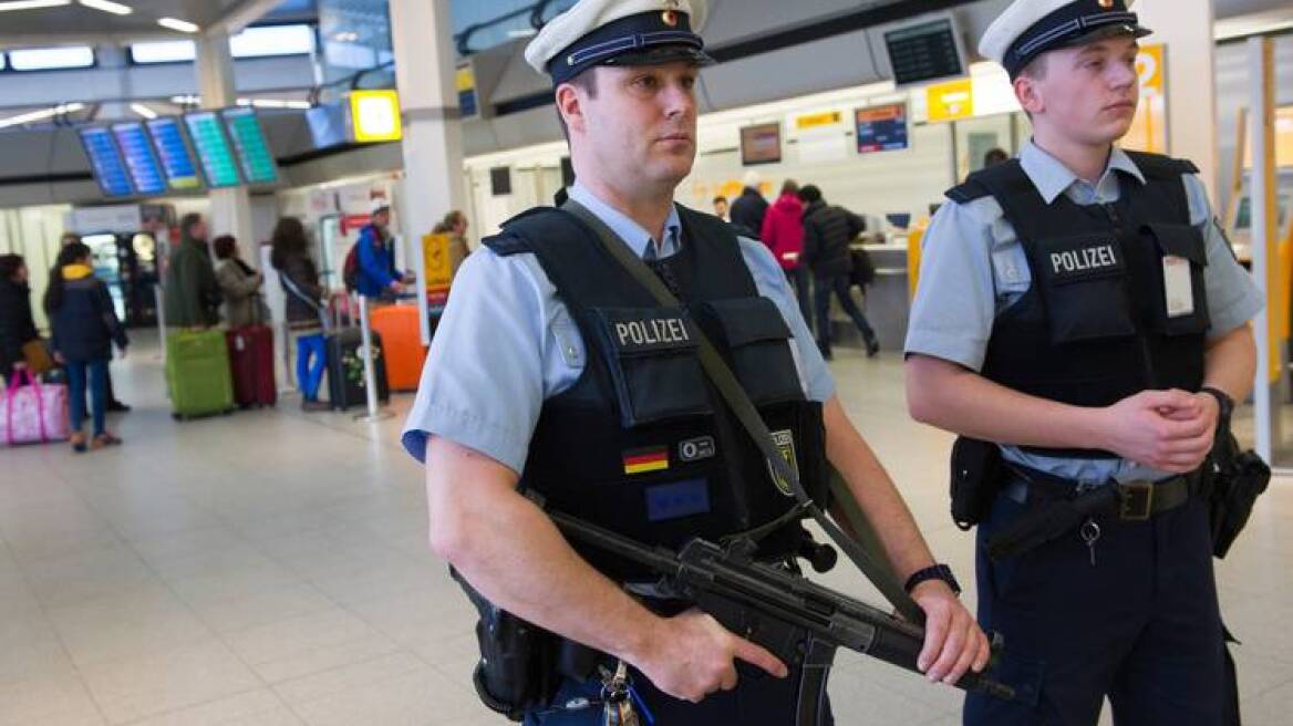Γερμανία: Βγάζει όλη την αστυνομική δύναμη στους δρόμους