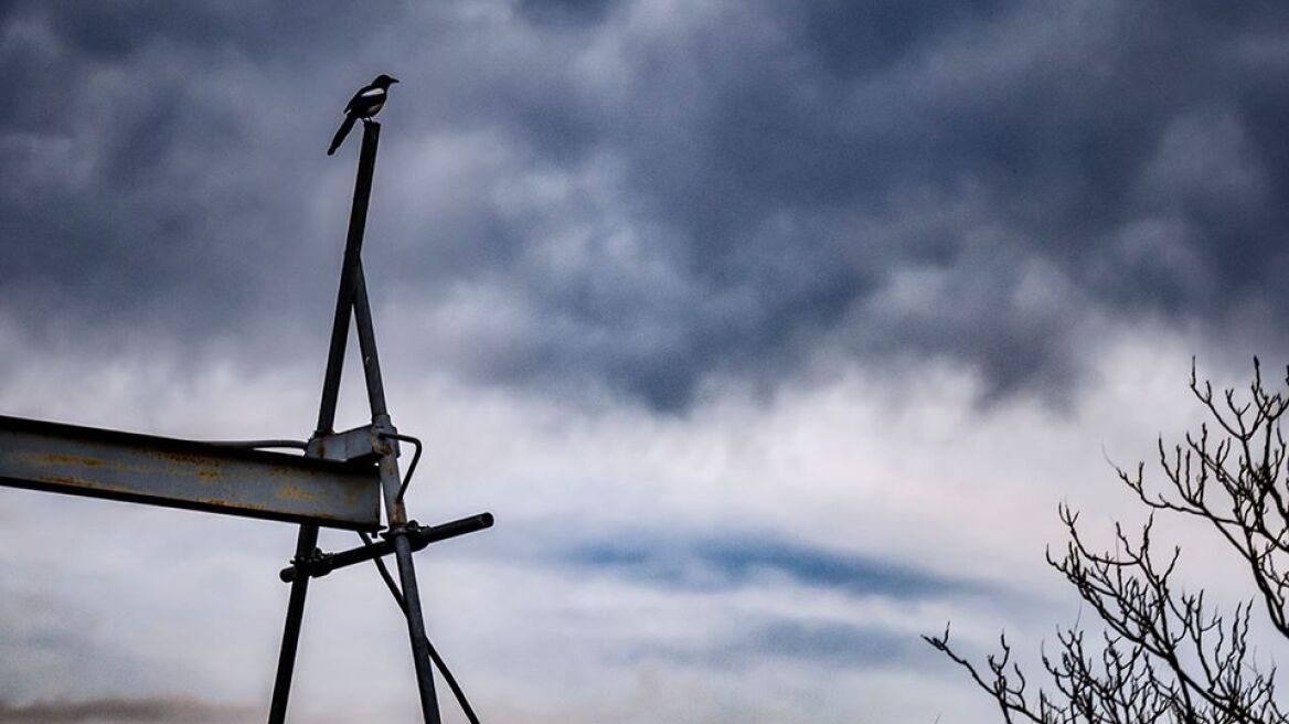 Καιρός: Μικρή πτώση της θερμοκρασίας με τοπικές νεφώσεις και βροχές