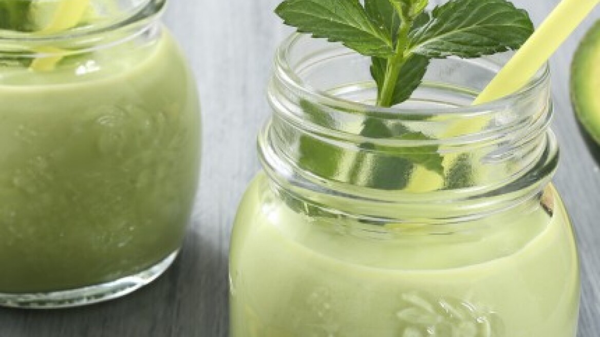 Smoothie αβοκάντο – λάιμ – πράσινο τσάι