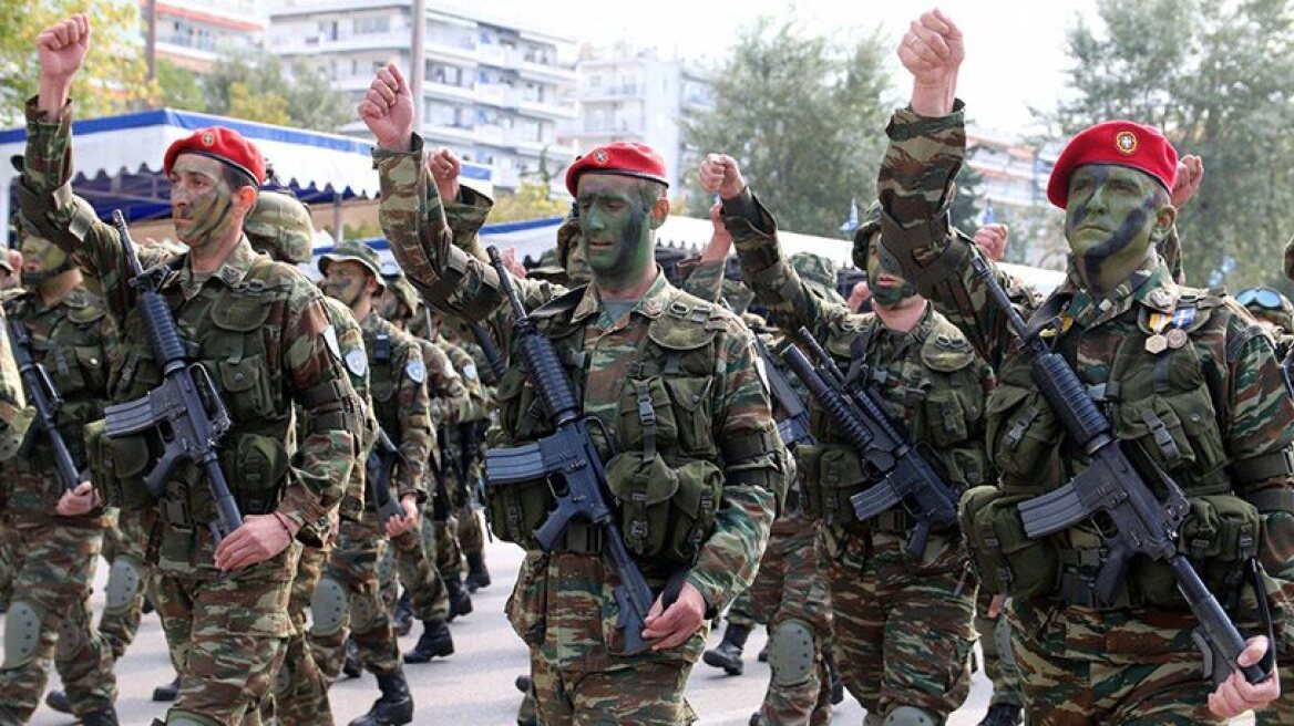 Greek government plans to cut military wages, non paper reveals