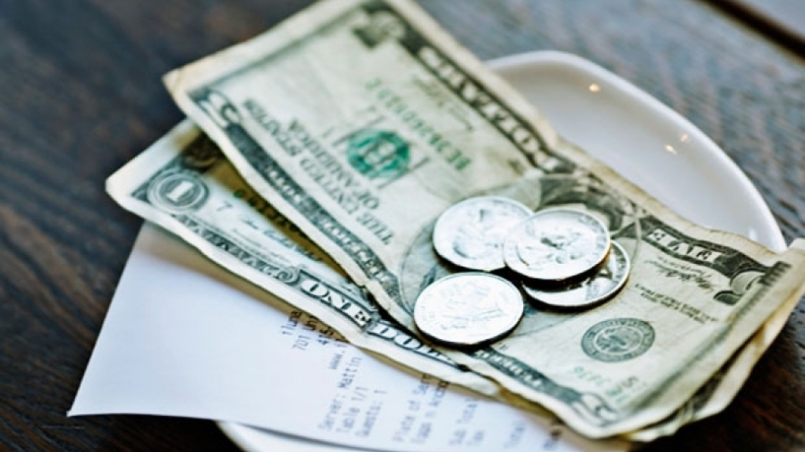 Σκωτία: Άφησε κατά λάθος... 1,3 εκατ. δολάρια φιλοδώρημα!