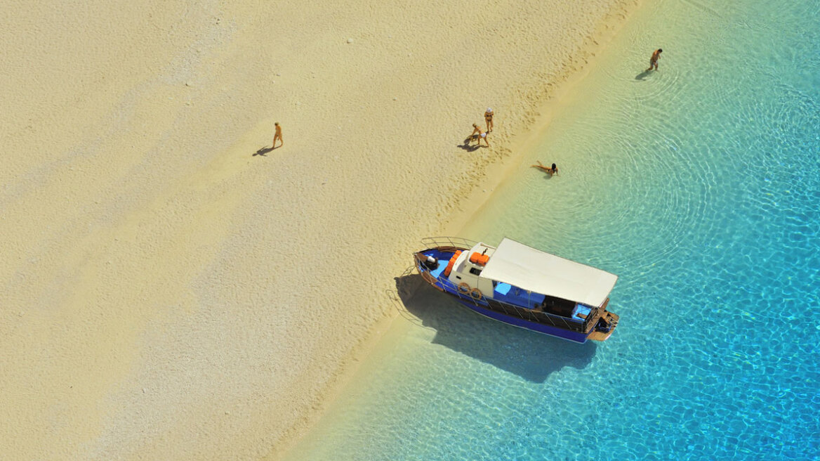 Four Greek beaches among the best in Europe (photos)